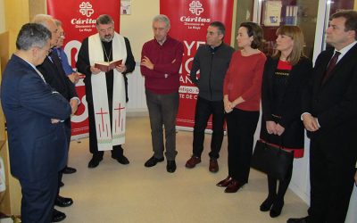 El obispo de Calahorra y La Calzada-Logroño bendice el Centro Unificado de Reparto de Alimentos de Logroño
