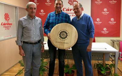 Cáritas La Rioja reconoce al agricultor Ramón Crespo por sus buenas prácticas durante la campaña temporera 2017