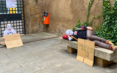 Cáritas La Rioja realiza una performance y lee un manifiesto con motivo del Día de las Personas Sin Hogar