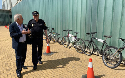 La Jefatura Superior de Policía de La Rioja dona 33 bicicletas y dos patinetes a Cáritas La Rioja