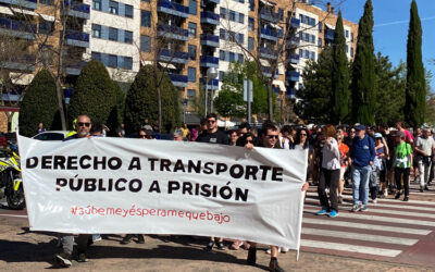 Organizaciones y entidades sociales marchan para reivindicar un servicio de transporte público al centro penitenciario de Logroño